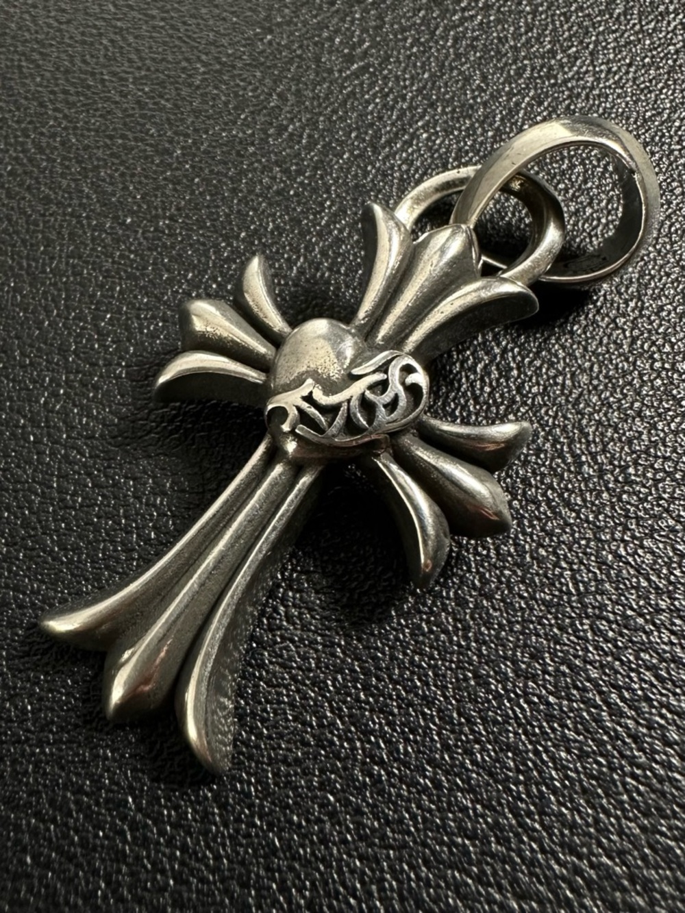 Chrome Hearts Silver Small Cross Vine Heart Bale Pendant